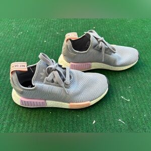 Adidas Originals NMD R1 women’s Grey Pink Coral White size 6.5